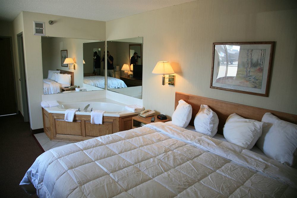 New Victorian Inn & Suites Kearney Zewnętrze zdjęcie
