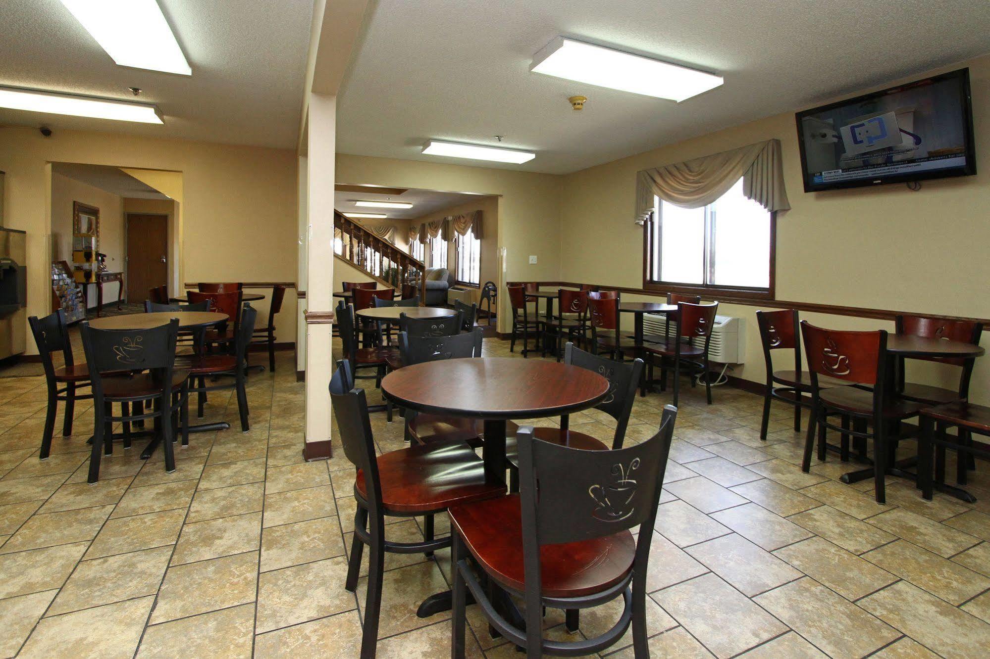 New Victorian Inn & Suites Kearney Zewnętrze zdjęcie
