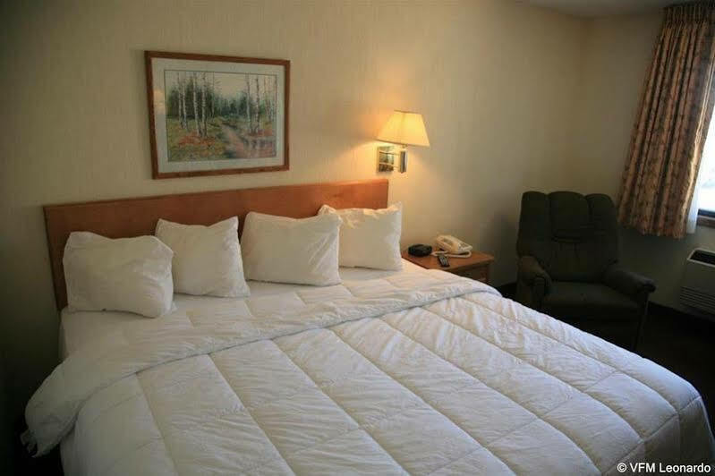 New Victorian Inn & Suites Kearney Zewnętrze zdjęcie